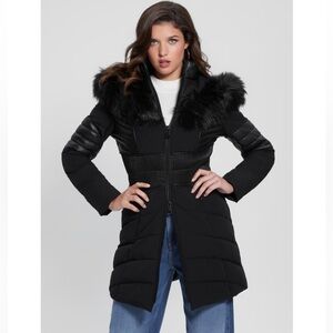 Super cute coat with fur details that are detachable